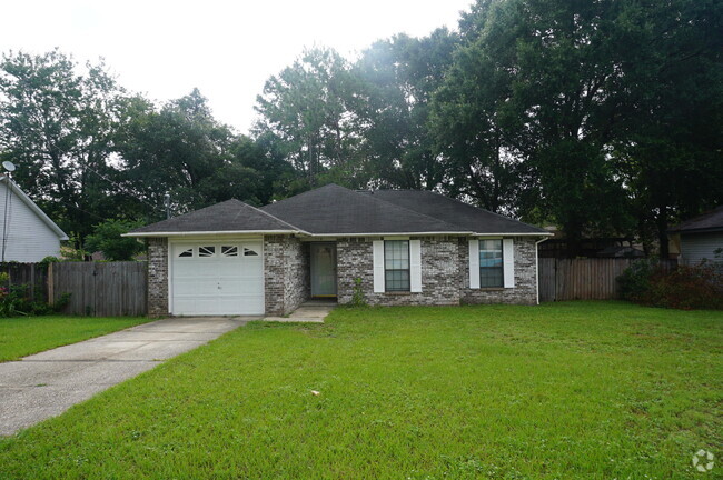 Building Photo - 304 Green Oak Dr Rental