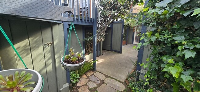 Photo - Charming Bodega Bay Cottage with Garden Courtyard