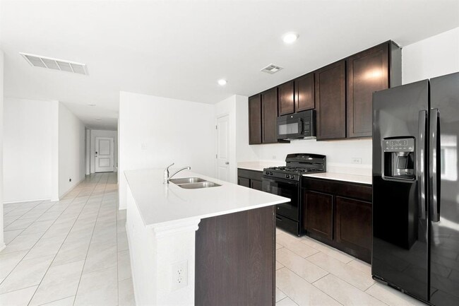 Photo - 2208 Bleecker St