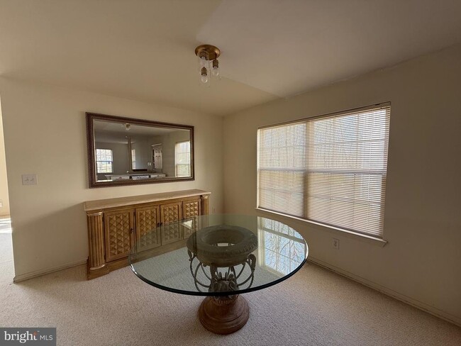 Photo - 256 Fountayne Ln