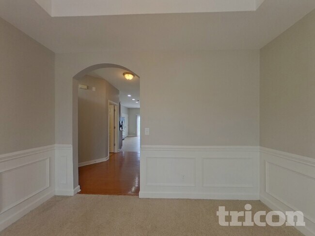 Photo - 825 Old Forester Ln