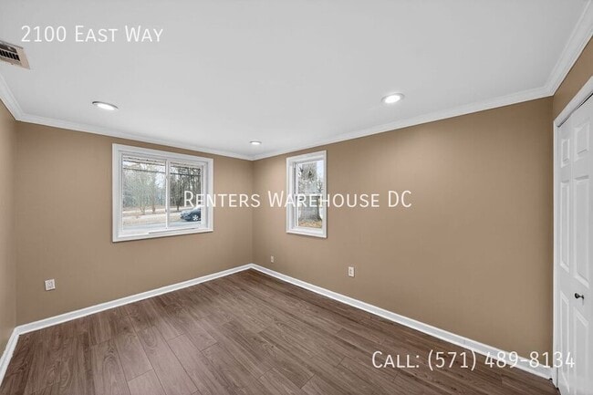 Photo - 2100 East Wy