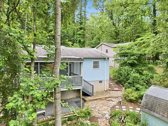 Photo - 122 Wells St
