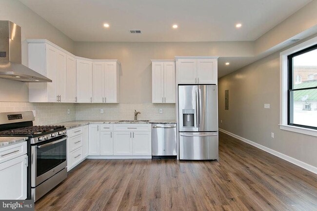 Photo - 160 N Loudoun St Unit 202