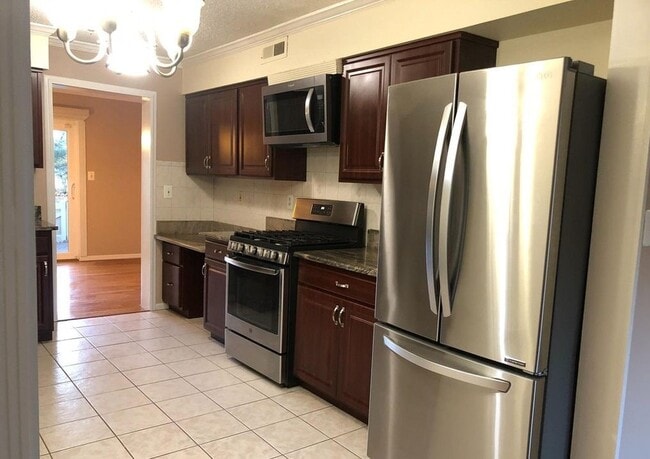 Photo - 166 Thoreau Dr