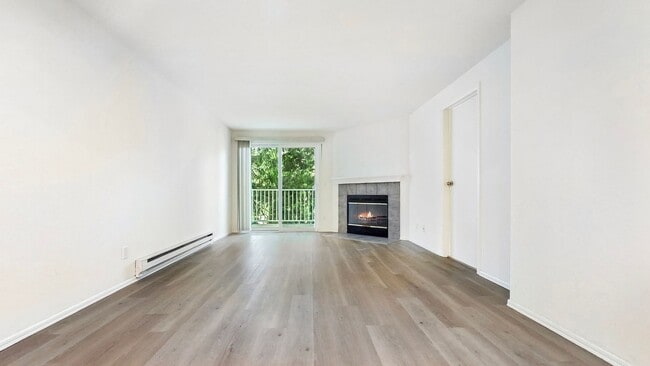 Photo - Top-Floor Corner End-Unit with Great Light Unit F304