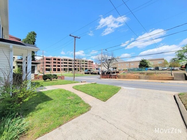 Photo - 130 Spring St SW Unidad 4