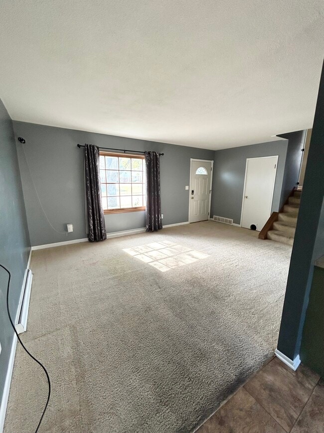 Photo - 908 Hillside Dr