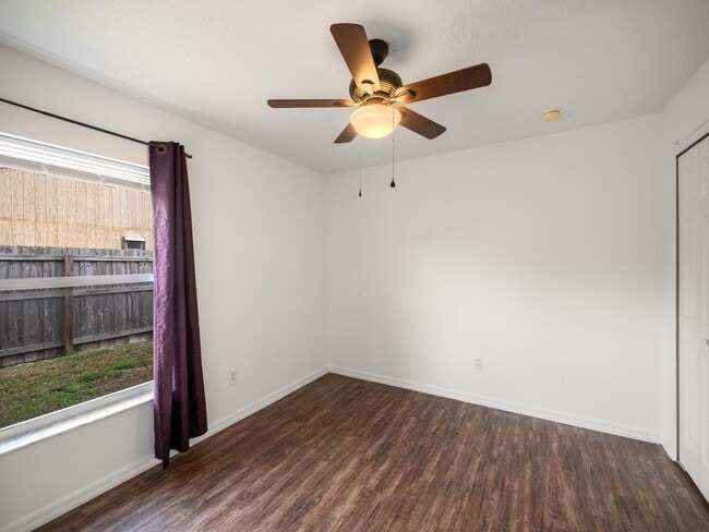 Photo - 949 SE Bywood Ave