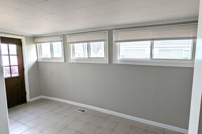 Photo - 1879 Fair Ave