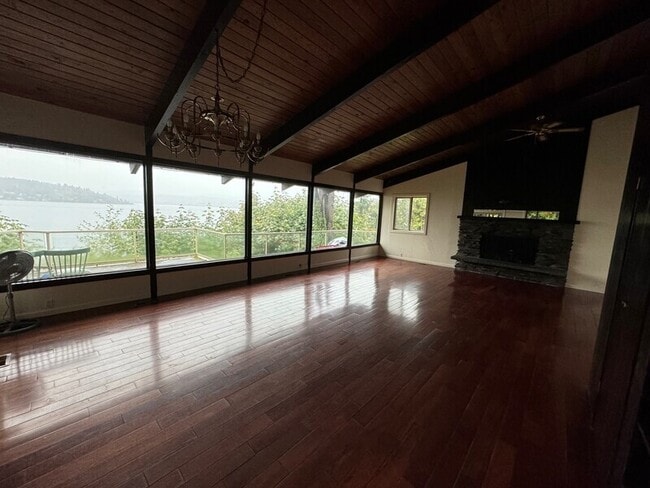 Photo - 9803 Rainier Ave S