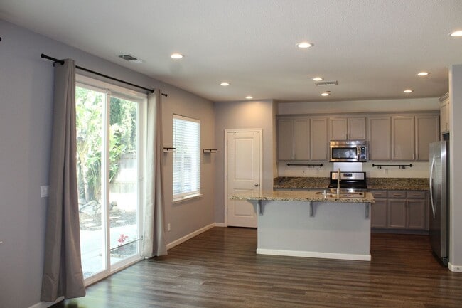 1280 Cornell Dr