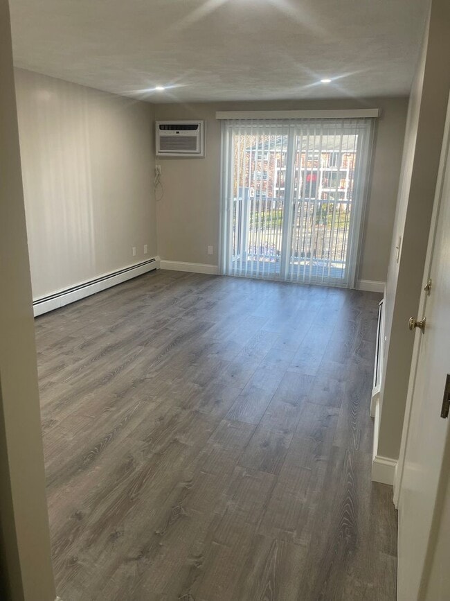 Photo - Pondsview Apartments