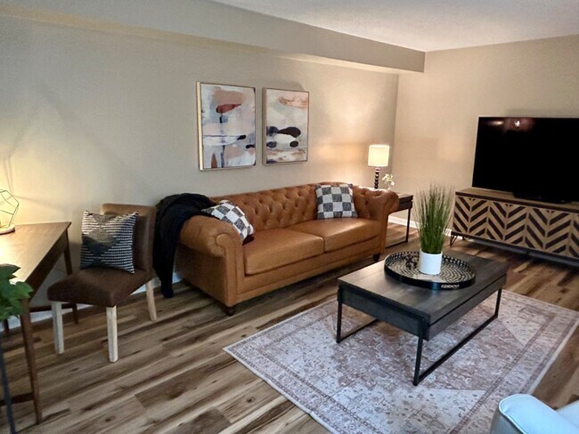 Photo - 917 Davis Blvd