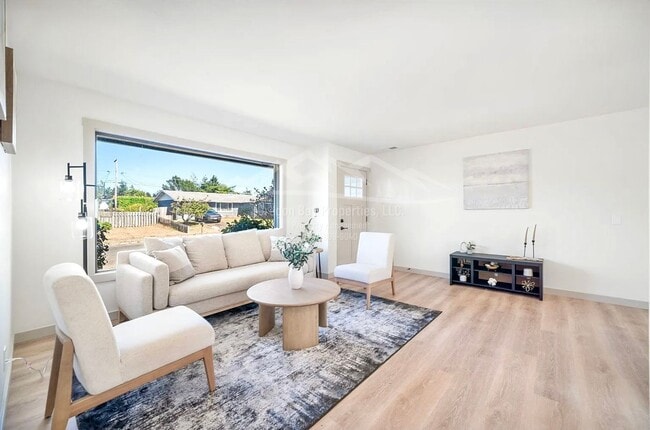 Photo - 1710 Johnson St