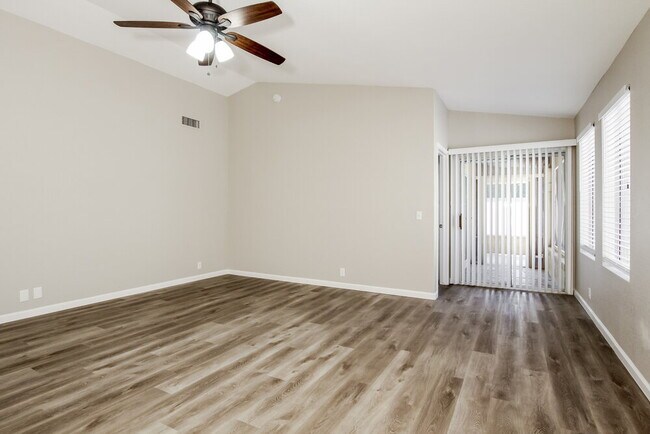 1310 N Blackstone Dr