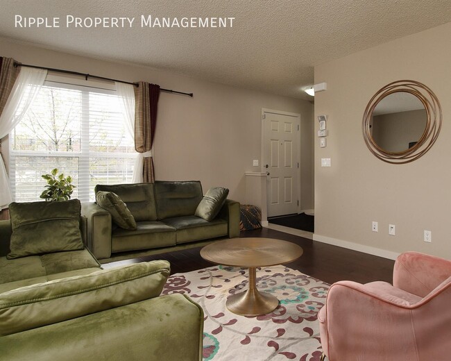 Spacious 3 bedroom 2 bathroom townhouse in the community of Legacy