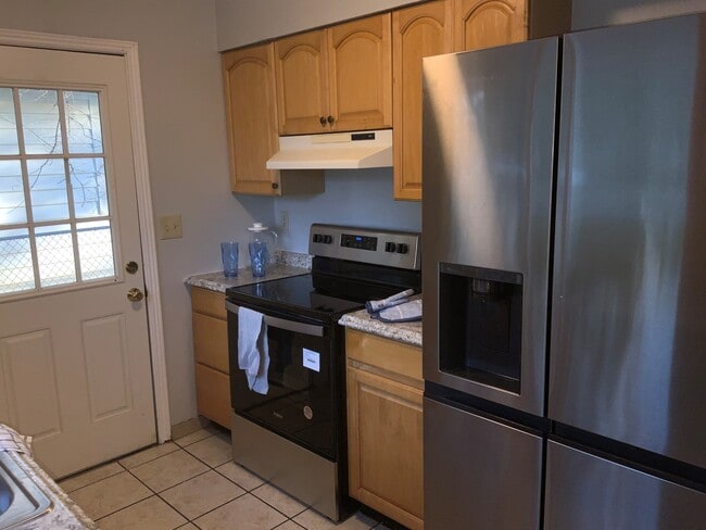 Photo - 137 N Cherry St