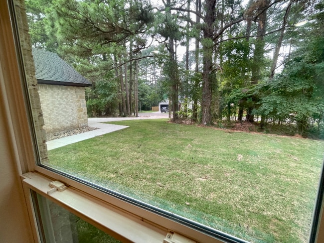 18291 Clear Lake Cir