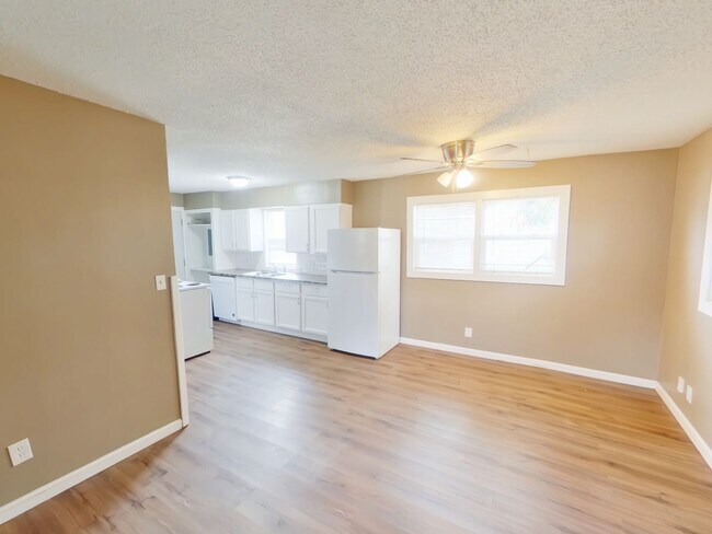 Photo - 2239 S Mosley St