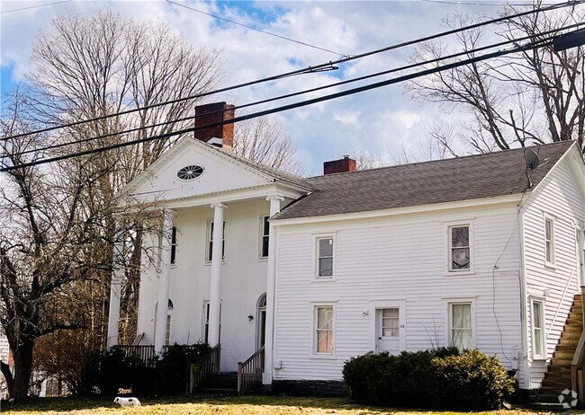 Building Photo - 114 W Main St Rental
