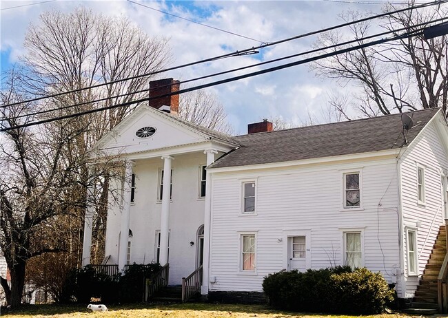 Photo - 114 W Main St Apartment