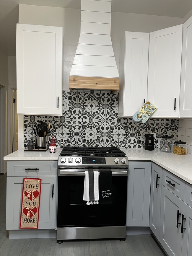 Building Photo - 1228 S 50th Ct Unit Flr 1
