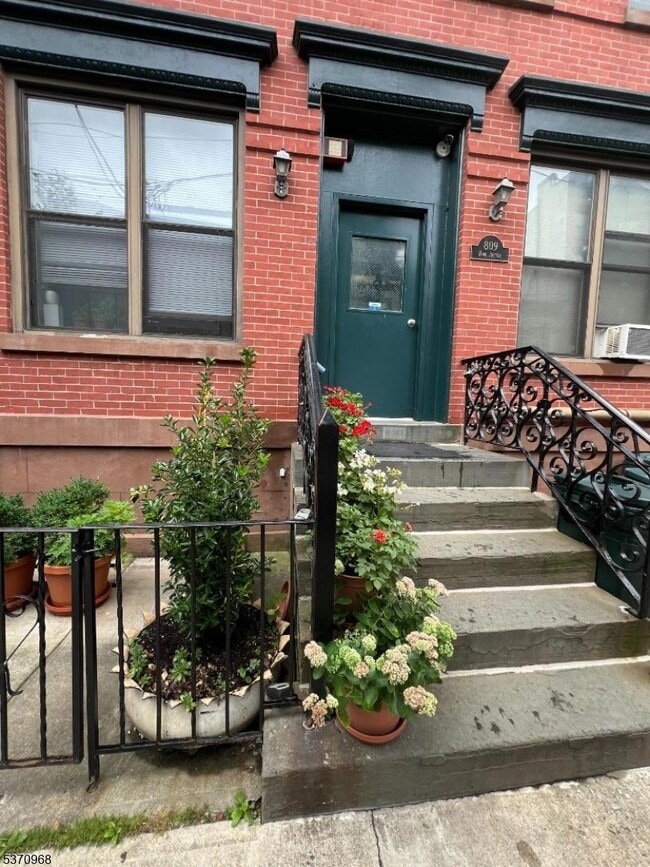 Photo - 809 Park Ave Apartment Unit 7/4L