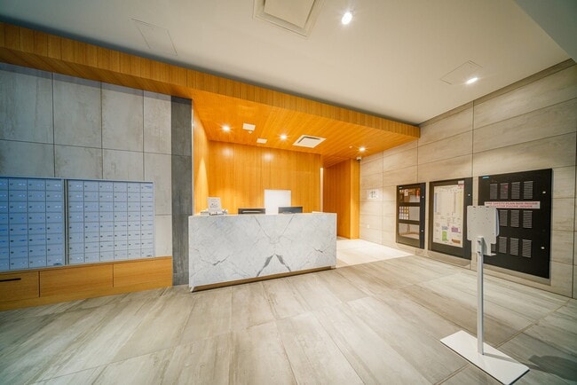 Photo - 8188 Fraser St