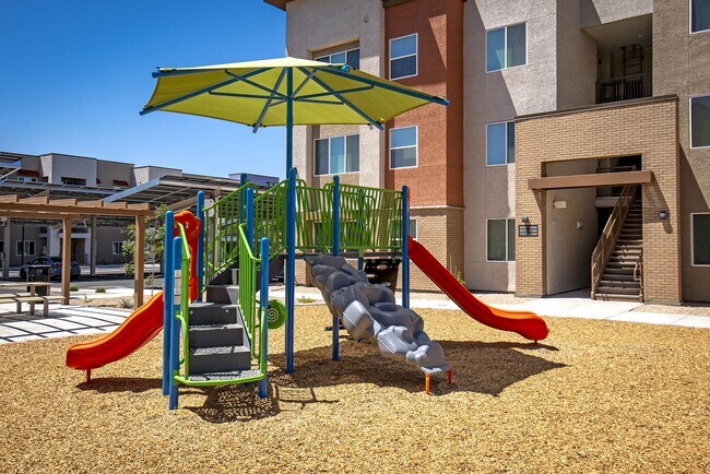Estrella Springs at Canyon Trails