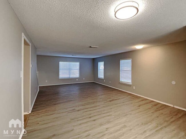 Photo - 9703 Cameron Creek