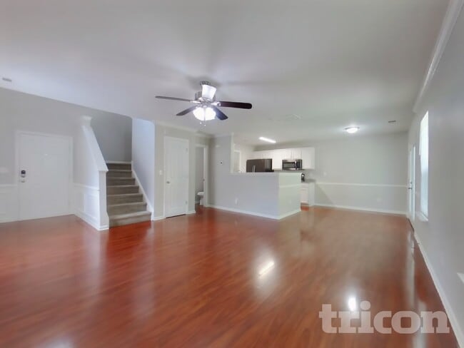 Photo - 6716 Commack Dr