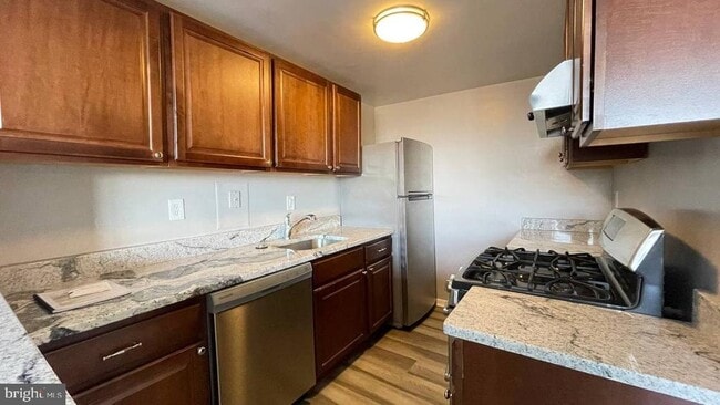 Photo - 4600 Duke St Unidad 817