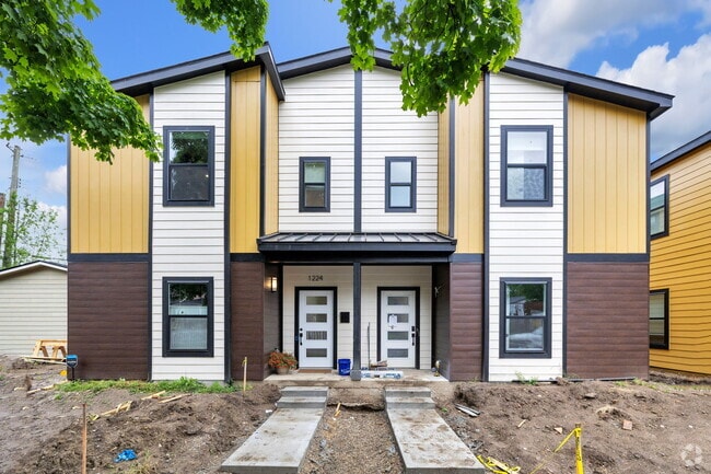 Building Photo - 1234 E 10th St Unit 1234 Rental