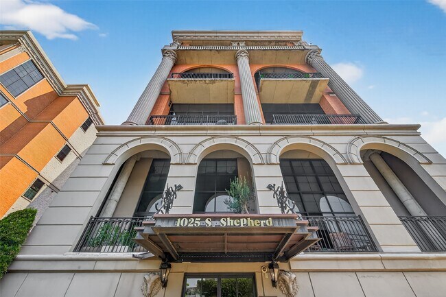 Photo - 1025 S Shepherd Dr