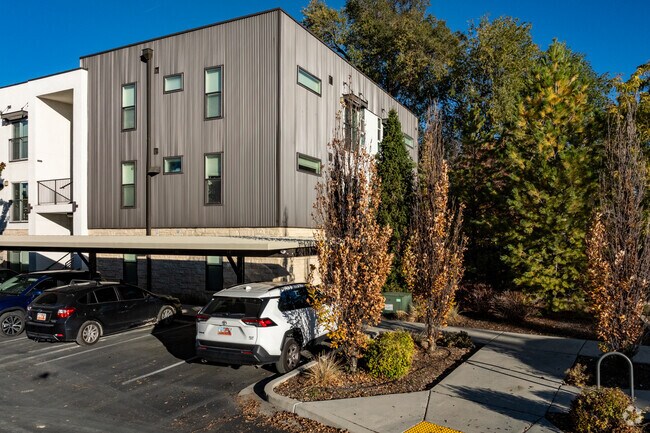 Building Entrance - Millcreek 9