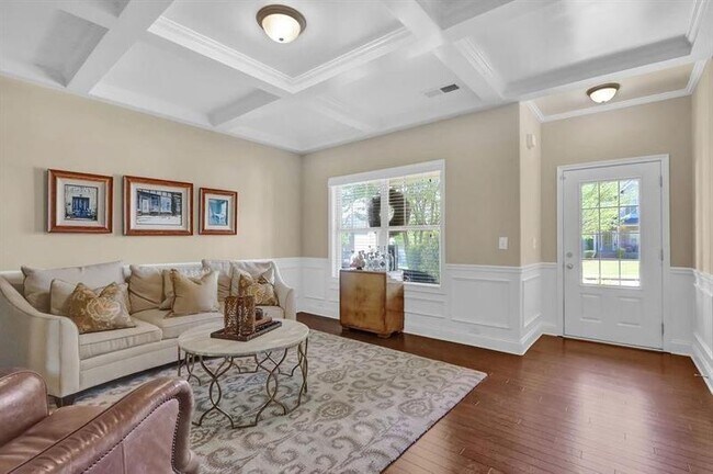 Photo - 4960 Wilshire Crossing