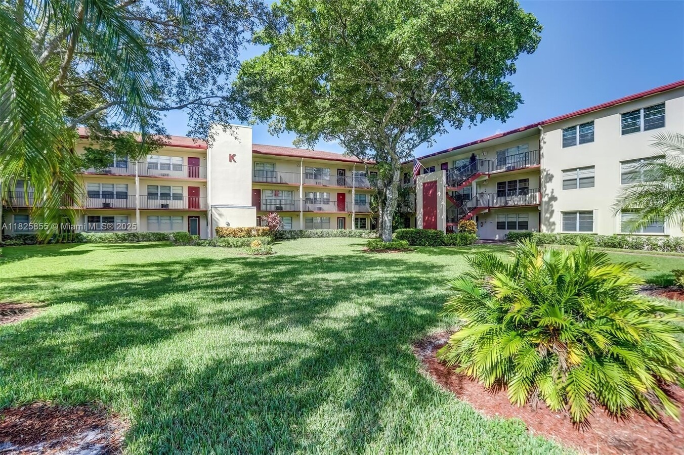 Photo - 100 SW 132nd Way Unidad 306K Rental
