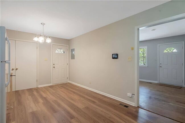 Photo - 2560 Pine Springs Dr