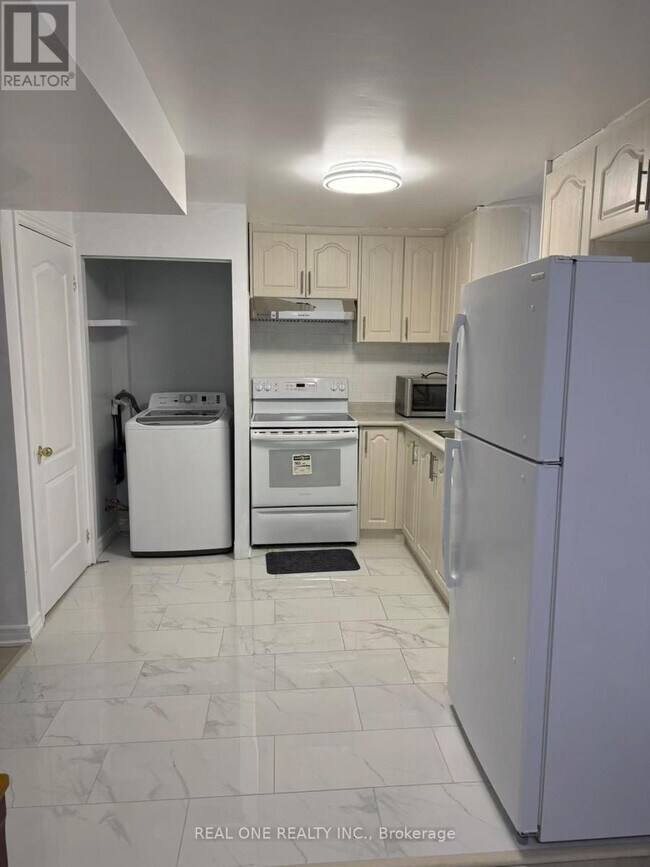 Photo - 826 Winterton Way