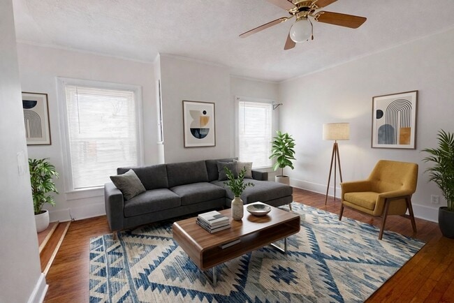 Photo - 218 N George St Unit Upstairs