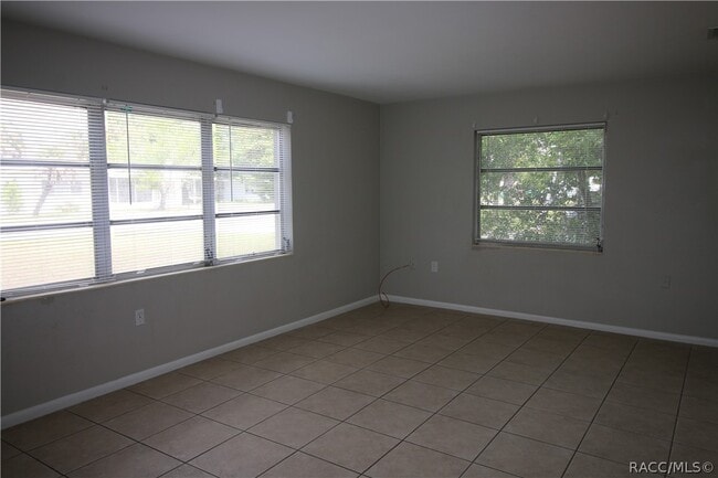 Photo - 13 S Washington St