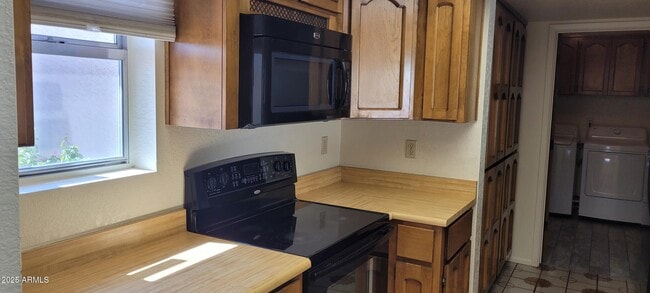 Photo - 3158 W Marconi Ave