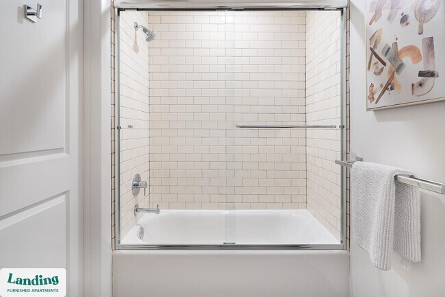 Photo - 933 McGee St Unit 2-432