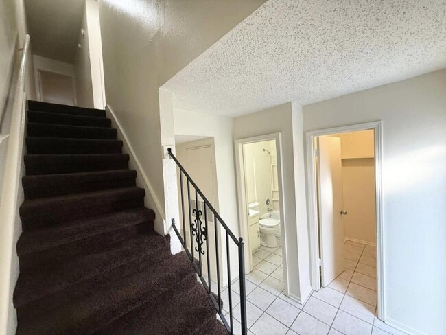 Photo - 1620 Newport Pl