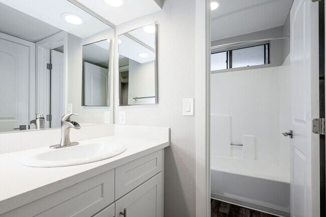 Photo - Sendero Huntington Beach