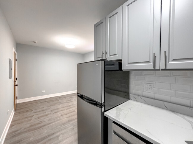 Photo - 545 W Belmont Ave Unit H04F