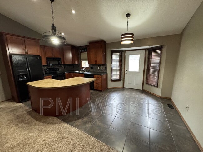 Photo - 10012 W 20th St N