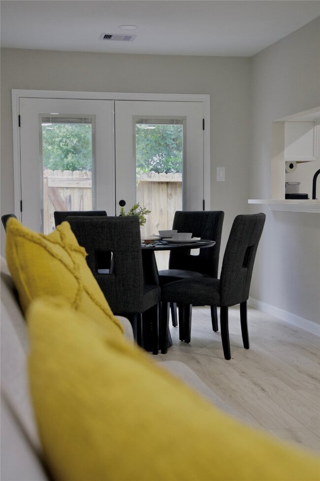 Photo - 14 Redberry Ct