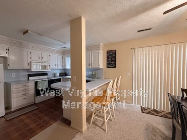 Photo - 406 Spruce Ln